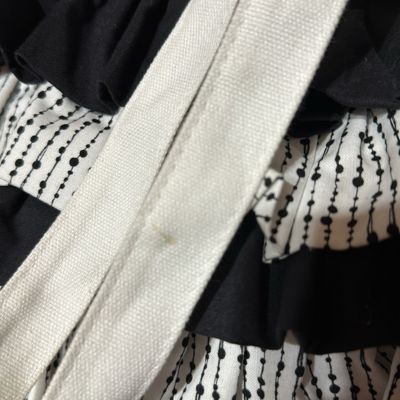 No Brand Tag Large Black and White Ruffled Graphic Cotton Tote Bag - Picture 6 of 9